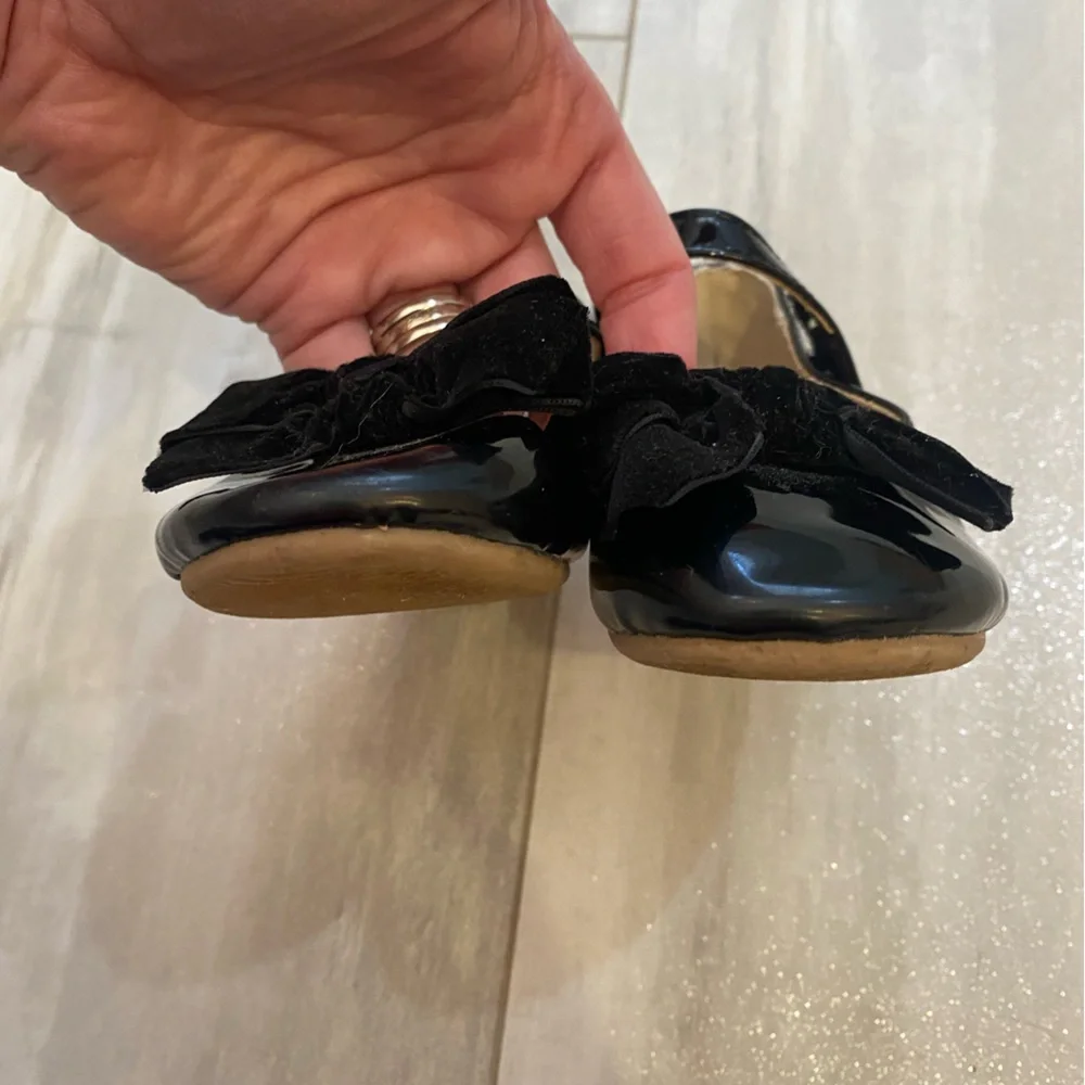 Flaryzone from Amazon Black Patent Leather Mary Jane Flats with Velvet Bow 9